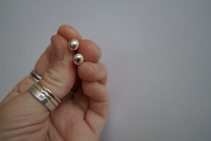 SILVER PETAL - SILVER BLOB STUDS