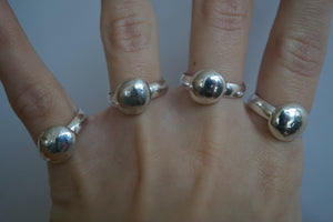 SILVER PETAL - SILVER BLOB RING